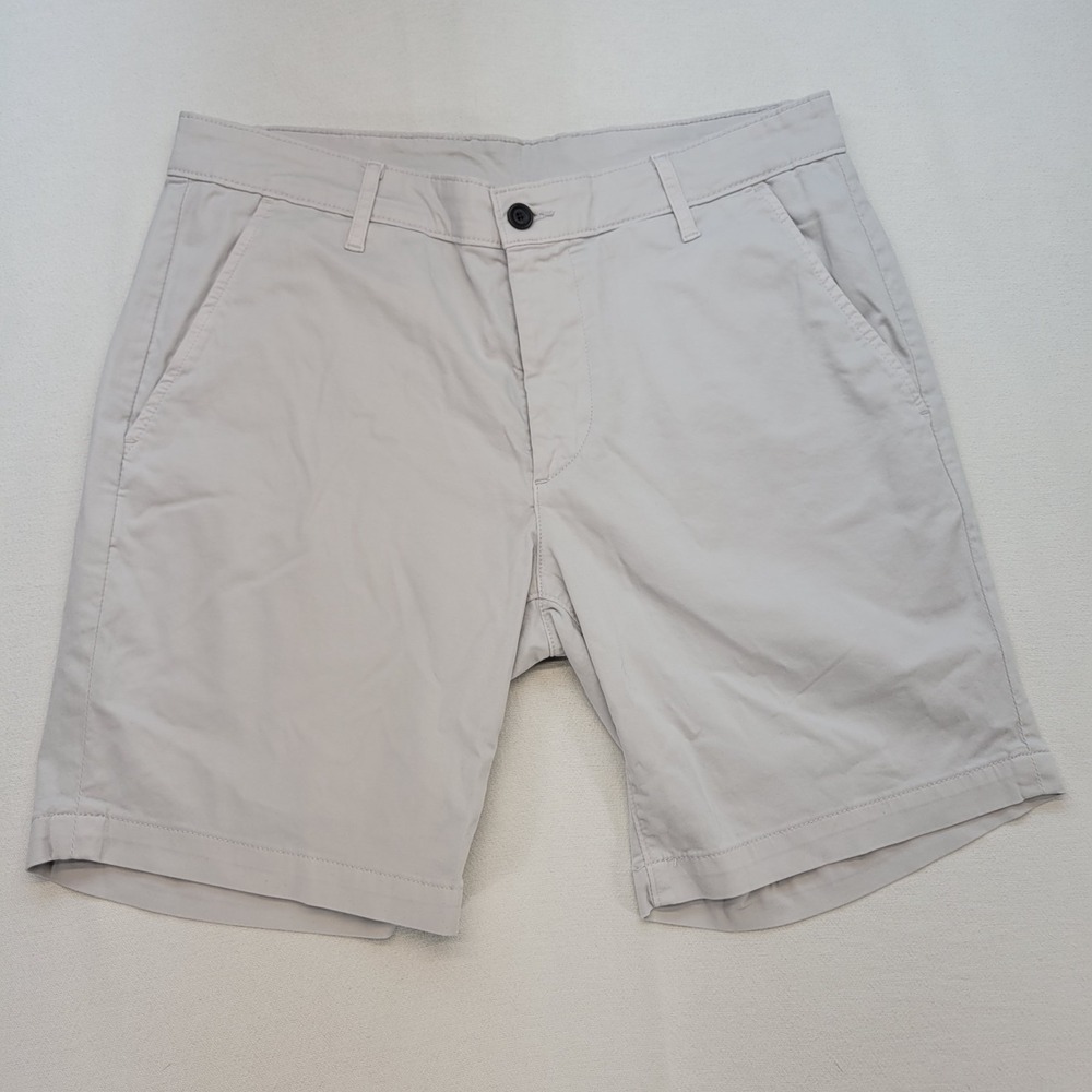 Ag Adriano Goldschmied Men's Flat Front Shorts in Light Gray